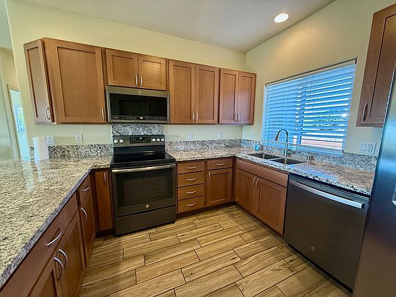 4th image of 68-2152 Laakea Way