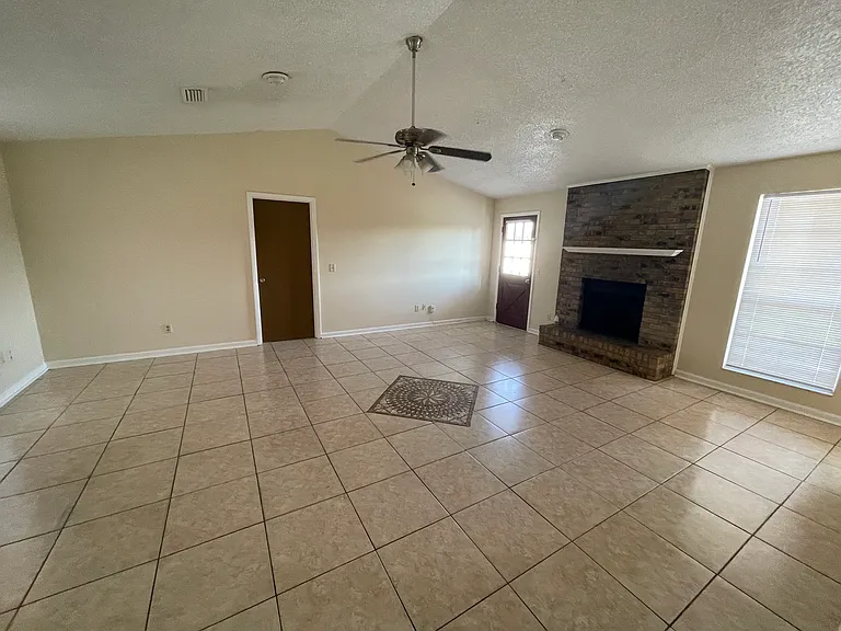 2679 Aberdeen Ct — Photo 6