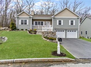 222 Gauthier Dr, Woonsocket, RI 02895