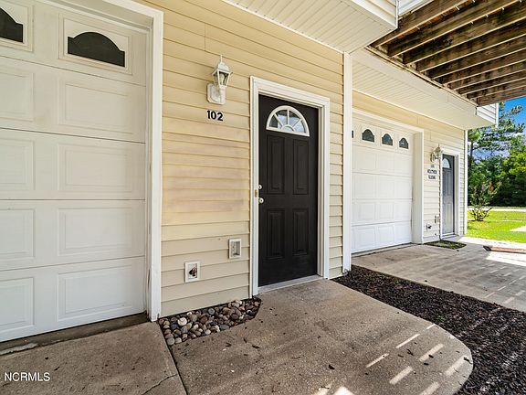 2nd image of 102 Heather Glen Circle