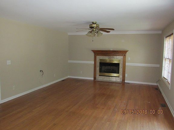 4th image of 177 Summerbreeze Dr