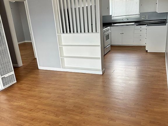 3rd image of 3262 Adams Ave