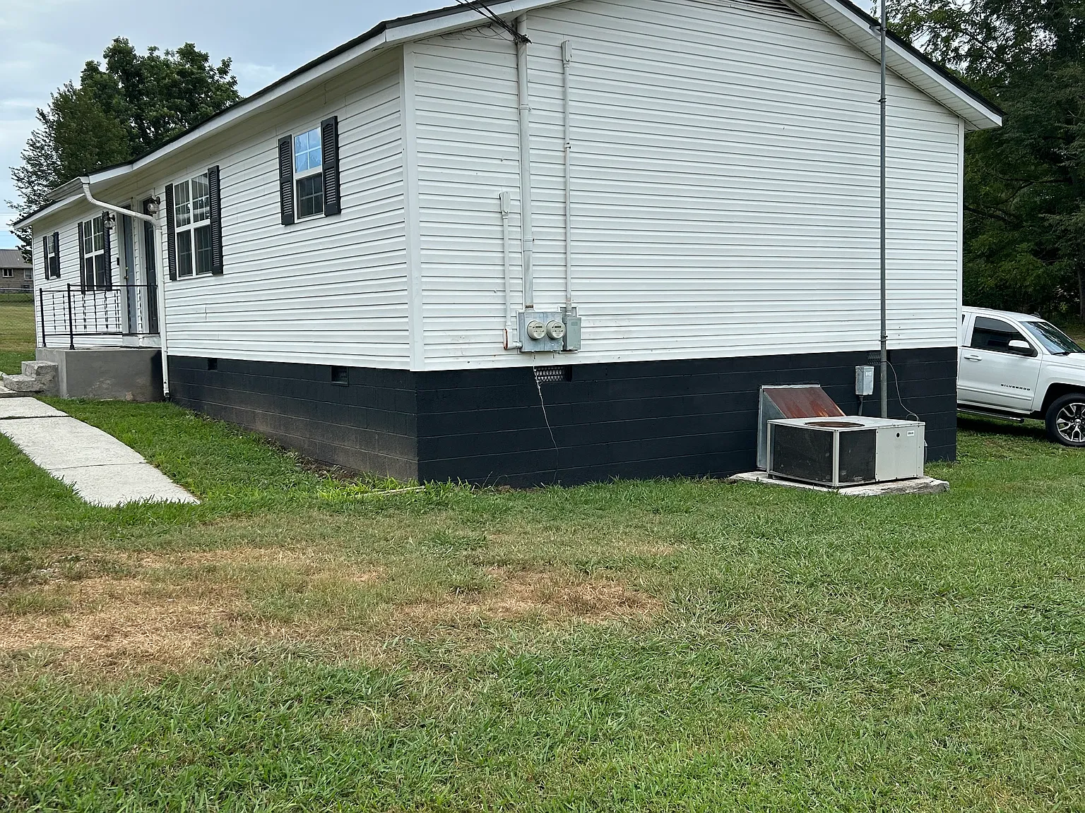 2 bed, 750 sqft, $1,350 — Photo 2
