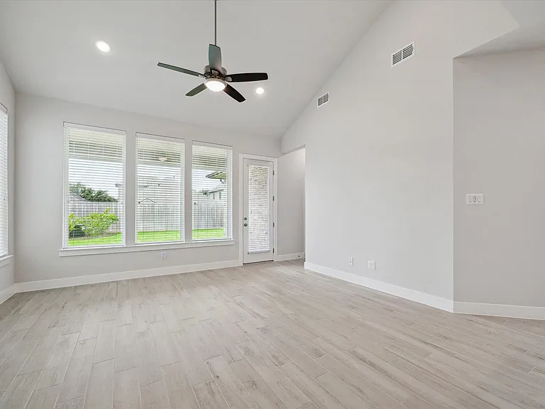 2418 Russet Forest Dr — Photo 13
