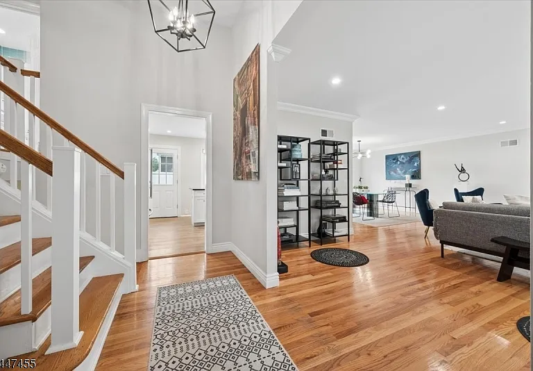 135 Commonwealth Ave — Photo 3