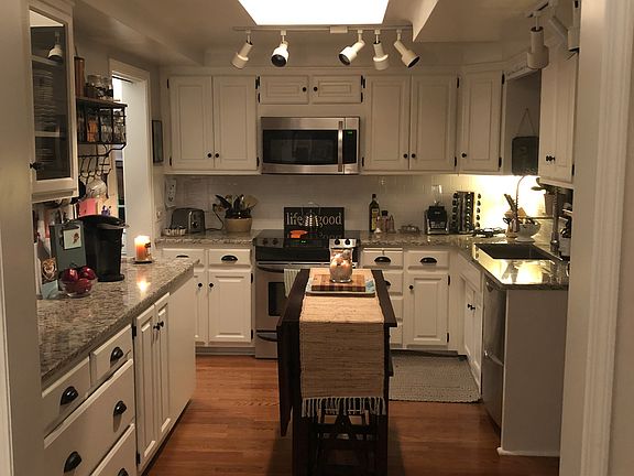 5th image of 2918 Middlesex Dr