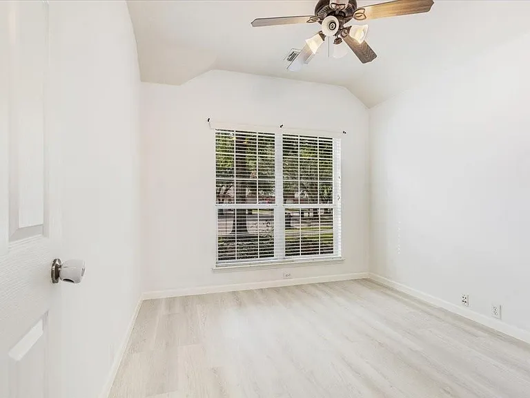 29927 Sunwillow Creek Dr — Photo 13
