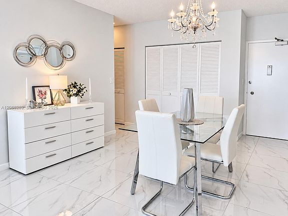 3rd image of 500 Bayview Dr APT 717