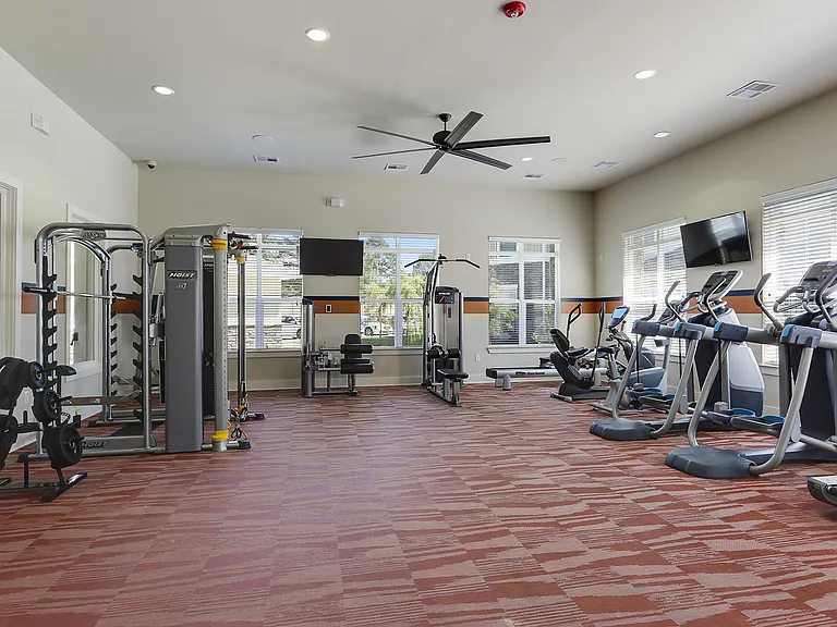 Creekside Crossing Apartments — Photo 24