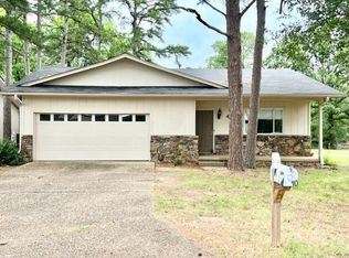 40 Prince Dr, Maumelle, AR 72113