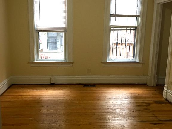 5th image of 1825 N Bissell St #Coach