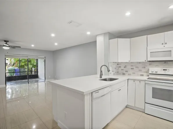 510 NW 103rd Terrace #510, Pembroke Pines, FL 33026