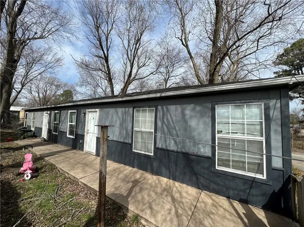 1406 Powell St, Springdale, AR 72764