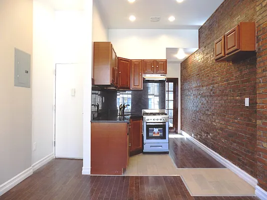 Rented by Blue Egg Realty Corp | media 14