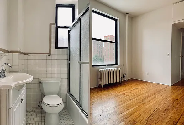 Rented by Quest Realty Sunnyside Corp | media 11