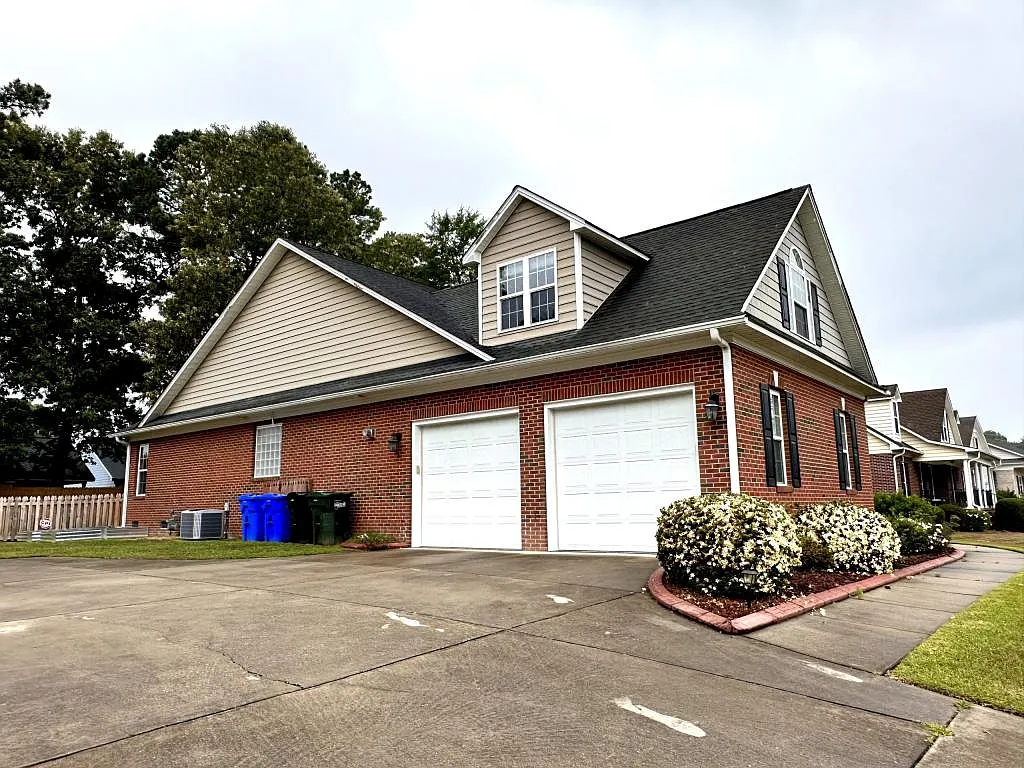 Building Photo - 2928 Prioress Dr