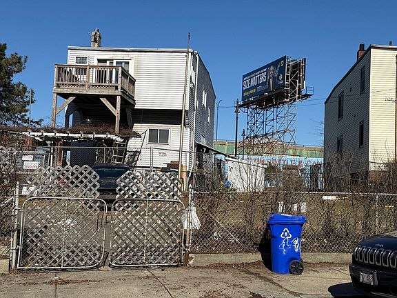 4th image of 443 Bennington St #&-430