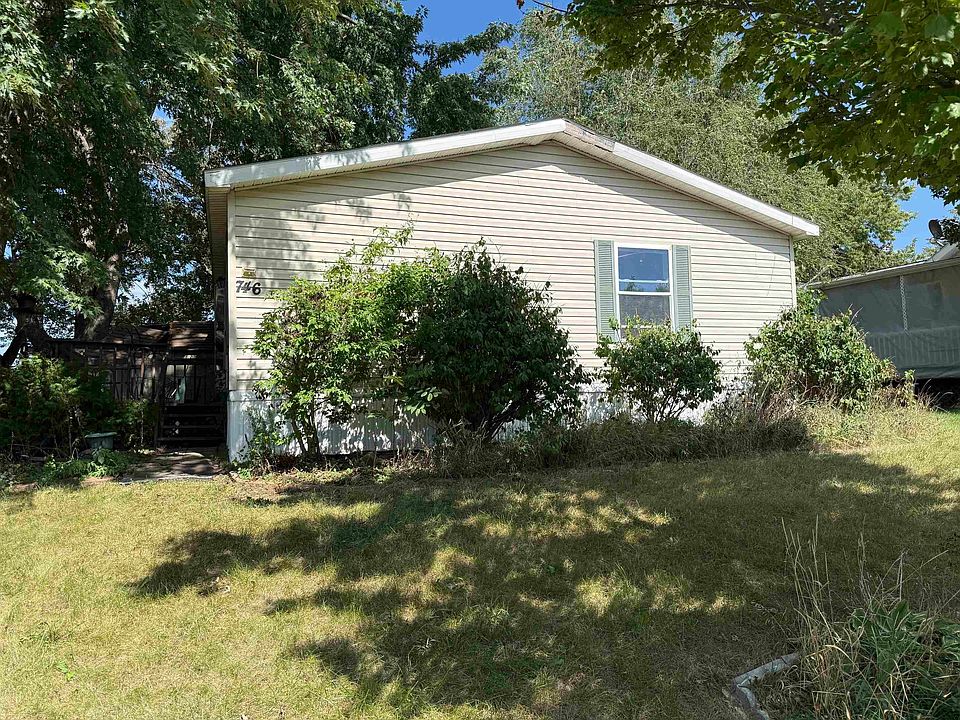 1st image of 746 Charles Ln