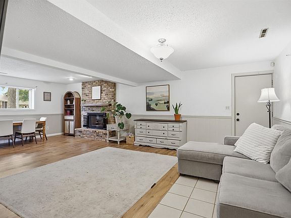 3rd image of 4701 S Arden Ave