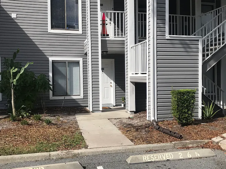 2238 Stonington Ave — Photo 1
