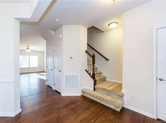 5th image of 9342 Lenox Pointe Dr #170