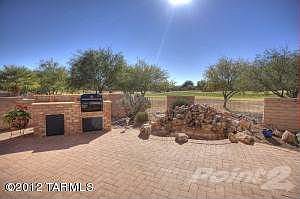 Back Yard w/Built-In BBQ
