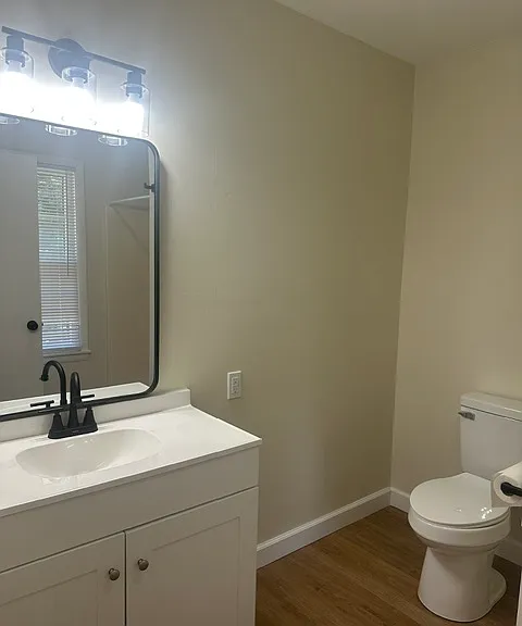 2310 S Kings Ave — Photo 10