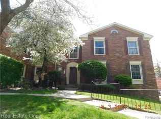 6286 Pepper Hill St, West Bloomfield, MI 48322