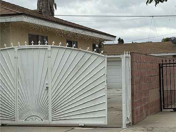 2nd image of 3216 W 110th St