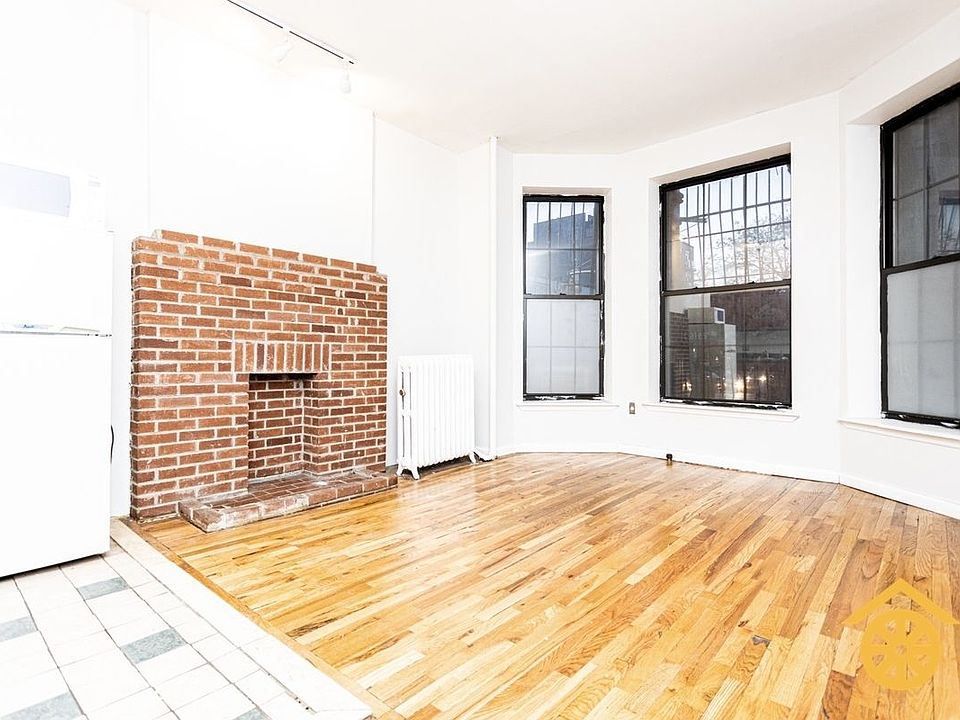 1st image of 264 Gates Ave #1F