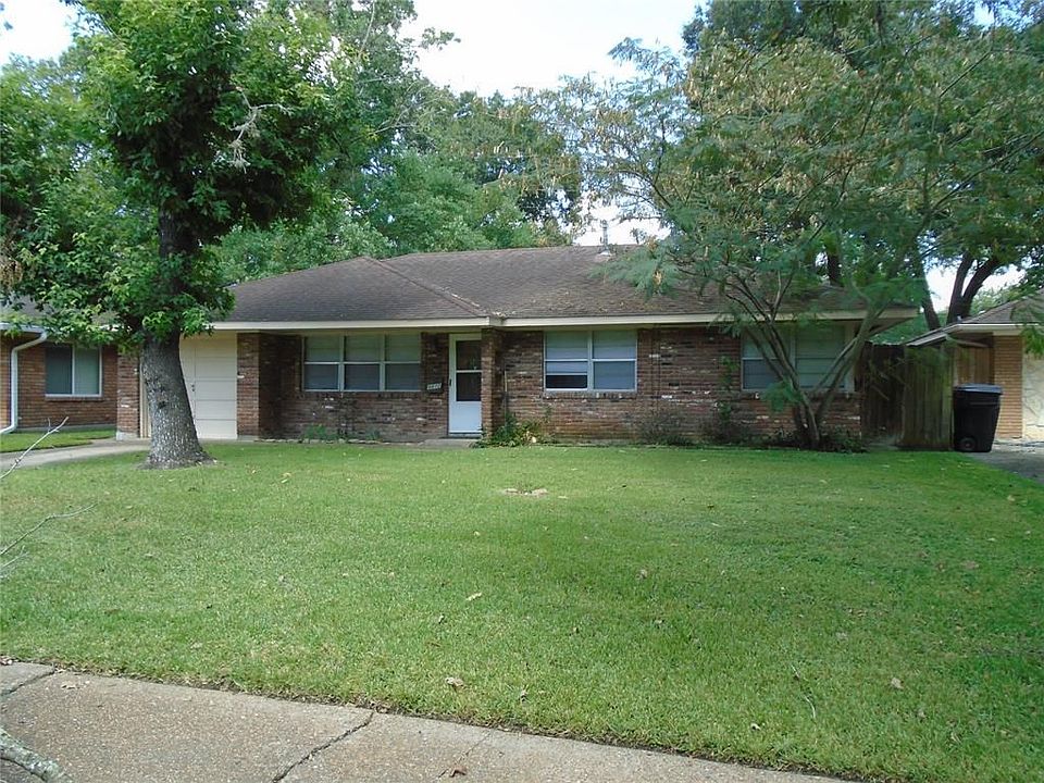 1st image of 4610 De Lange Ln