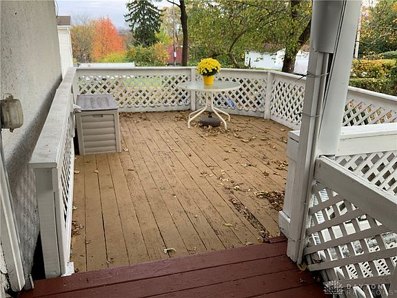3rd image of 240 W Hillcrest Ave
