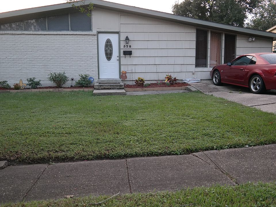1st image of 528 Dover Ln