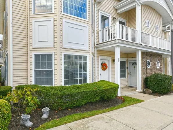 67 Autumn Drive, Plainview, NY 11803