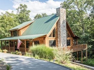 228 Medford Ln, Berkeley Springs, WV 25411