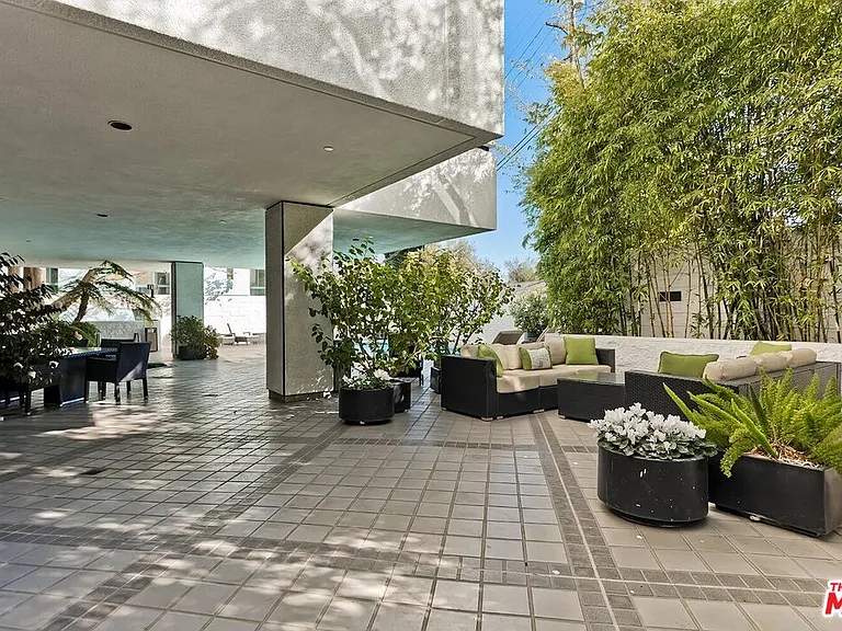 10350 Wilshire Blvd #1102 — Photo 34