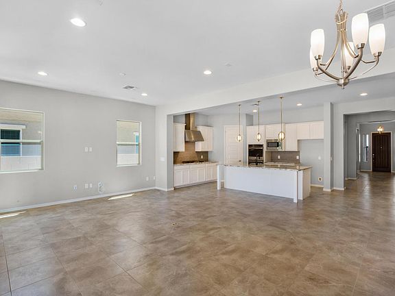 2nd image of 1064 W Rock Daisy Ln