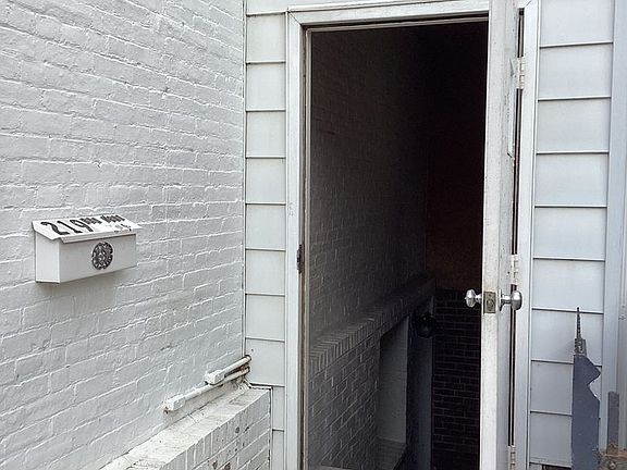 2nd image of 219 W Main St