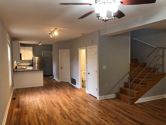 4th image of 1928 S Washtenaw Ave #2F