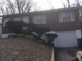 7510 Blanding Dr, Saint Louis, MO 63135