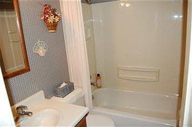 4th image of 2476 25th St