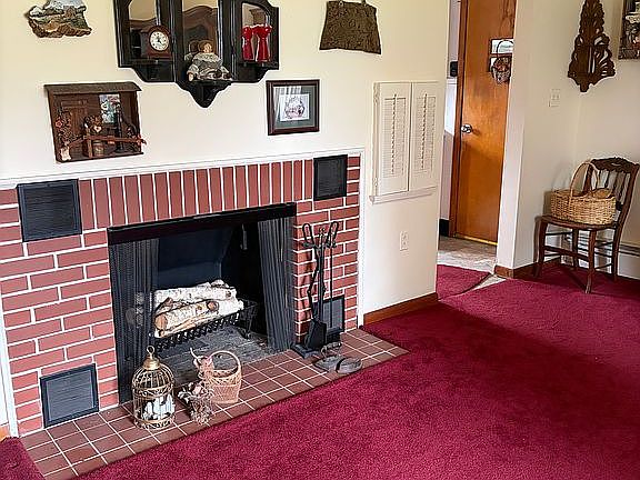 2nd image of 1786 Martin Rd