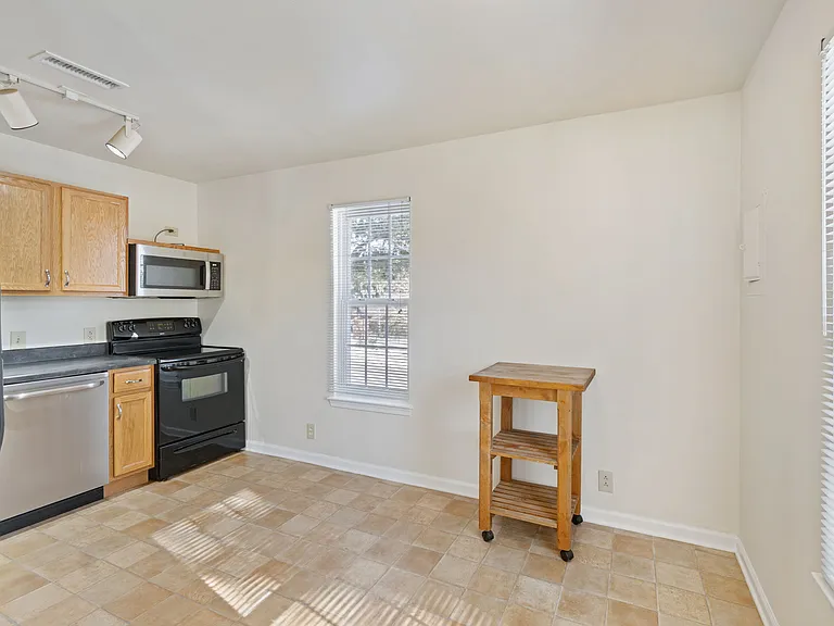 1264 Villa Ln #C — Photo 7