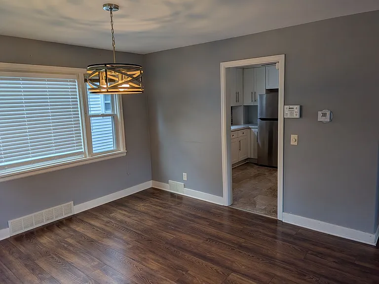 111 Eastmoreland Dr — Photo 8