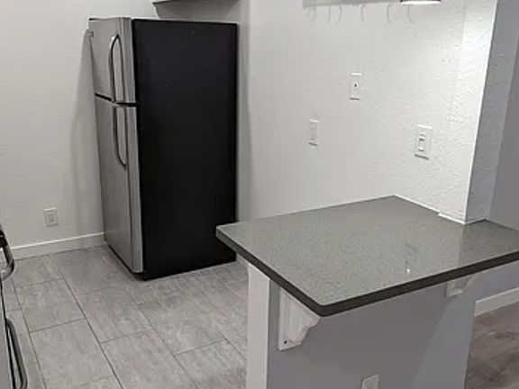 3rd image of 7014 Lanewood Ave #982929d0f