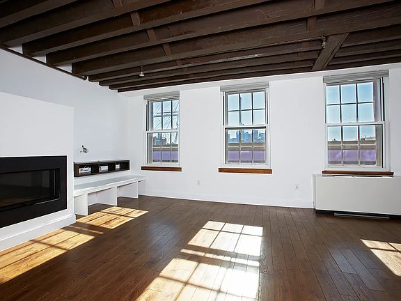 4th image of 170 John St APT 3E