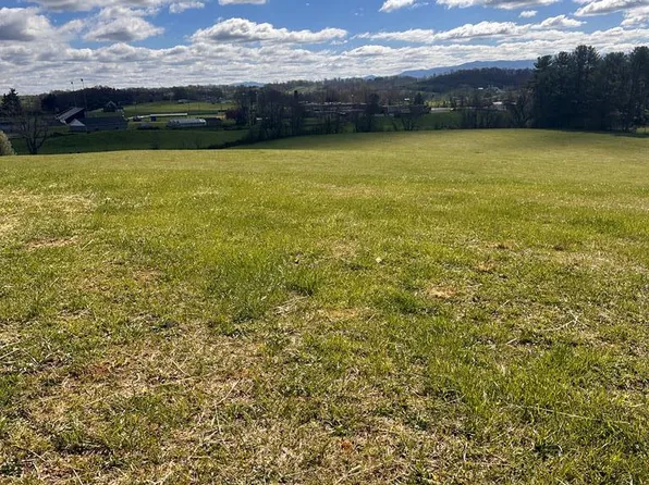 Lasalle Ct, Glade Spring, VA 24340