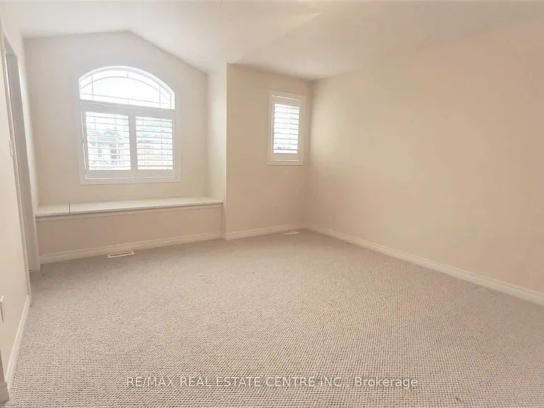 15 Sasha Ct — Photo 23