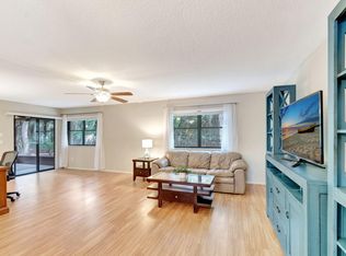 217 Thorn Apple Ct, Royal Palm Beach, FL 33411