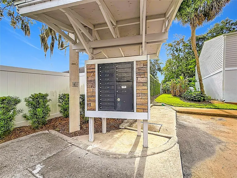 2113 NE 38th Ave — Photo 44